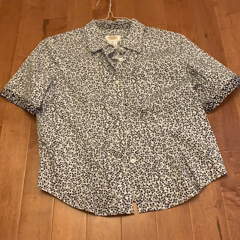 Talbots Petite Womens Button-Down Short Sleeve Floral Top Medium - Picture 3 of 6